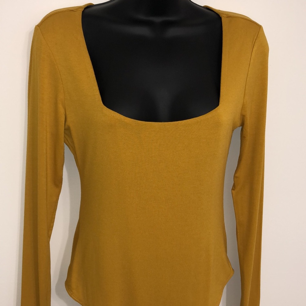 Socialite Long Sleeve Mustard Bodysuit Size Small